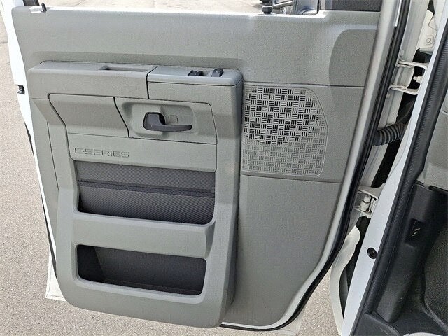 2021 Ford E-450SD Base DRW