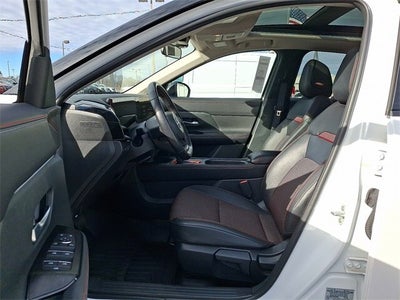 2025 Nissan Kicks SR