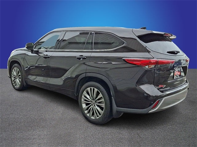 2022 Toyota Highlander Platinum