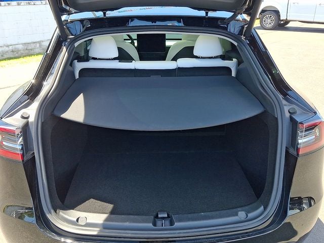 2025 Tesla Model Y Performance