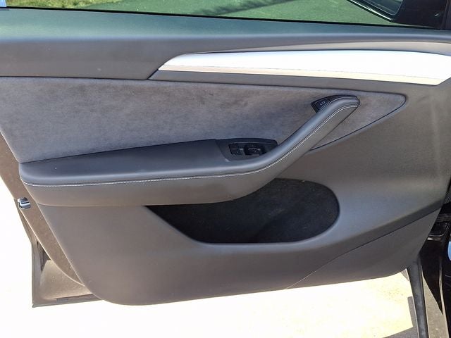 2025 Tesla Model Y Performance