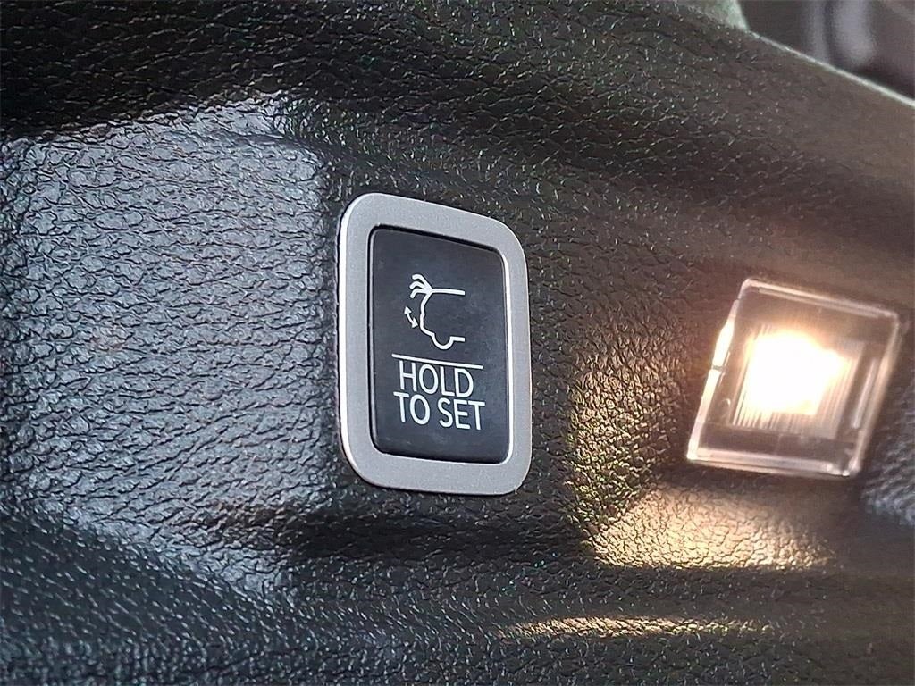 2022 Jeep Grand Cherokee L Laredo 4x4