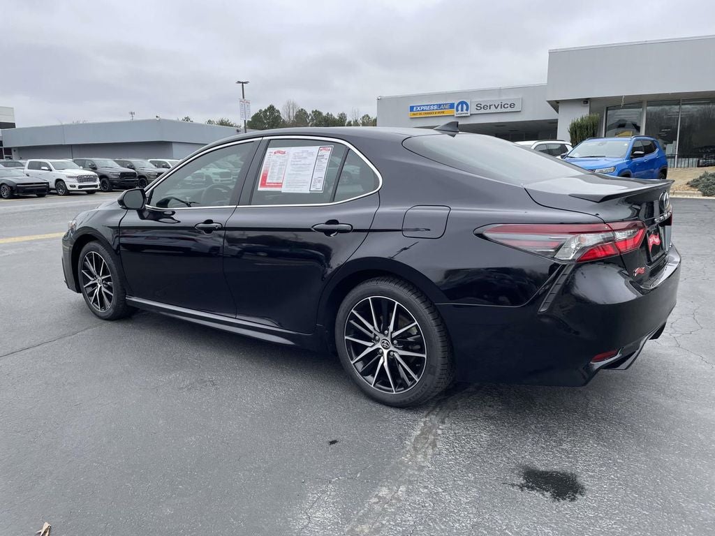 2022 Toyota Camry SE