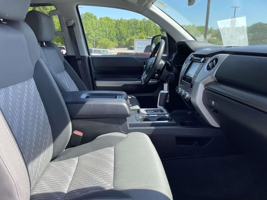 2018 Toyota Tundra SR5 5.7L V8