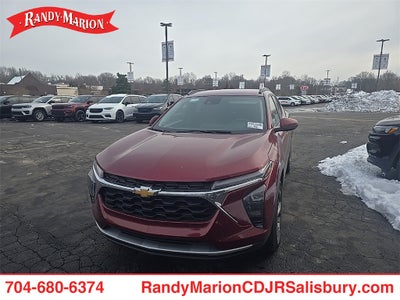 2025 Chevrolet Trax FWD LT