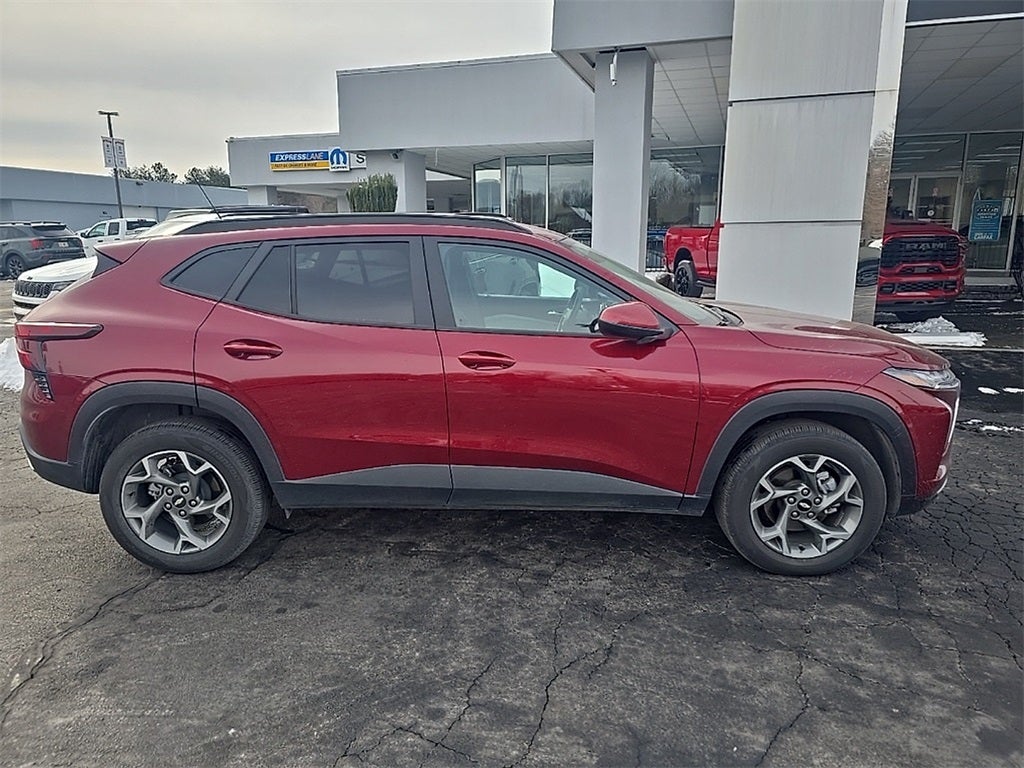 2025 Chevrolet Trax FWD LT
