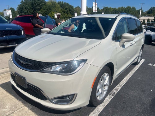 2017 Chrysler Pacifica Touring L Plus