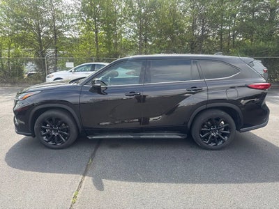 2022 Toyota Highlander L