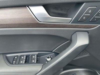 2024 Audi Q5 45 S line Premium quattro