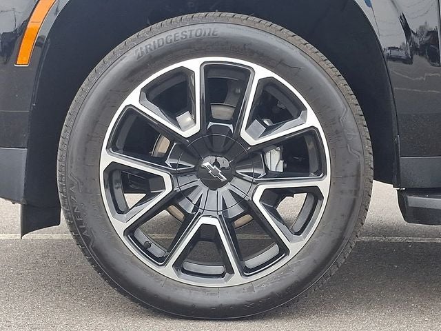 2025 Chevrolet Suburban RST