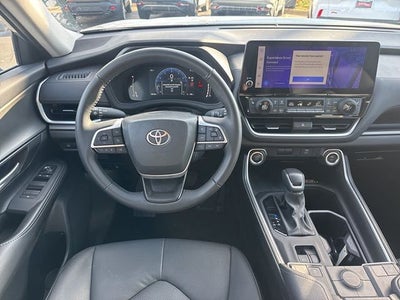 2025 Toyota Grand Highlander Base