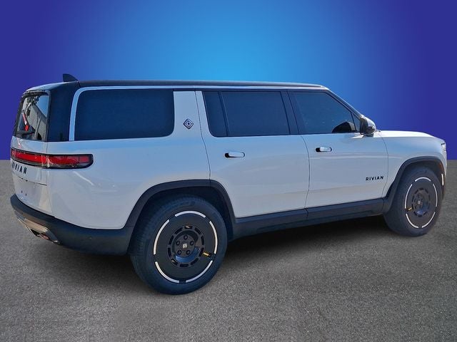 2025 Rivian R1S Adventure