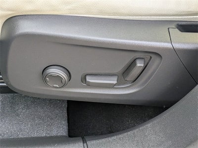 2023 Volvo XC40 B5 Plus Dark Theme