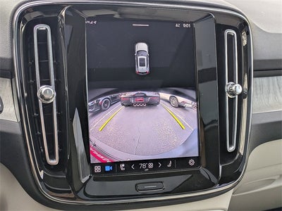 2023 Volvo XC40 B5 Plus Dark Theme