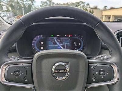 2023 Volvo XC40 B5 Plus Dark Theme