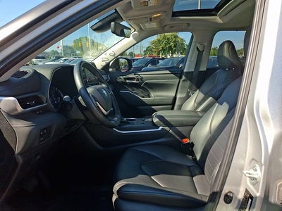 2024 Toyota Highlander LE