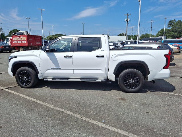 2024 Toyota Tundra 4WD SR5