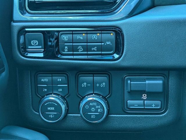2025 GMC Yukon XL AT4