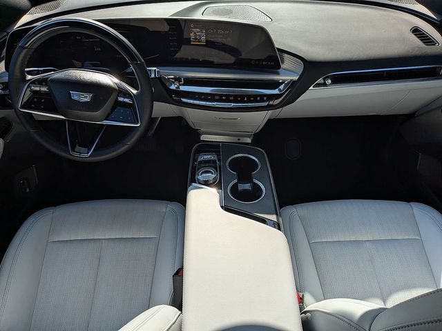 2024 Cadillac LYRIQ Luxury 2
