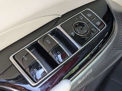 2024 Cadillac LYRIQ Luxury 2
