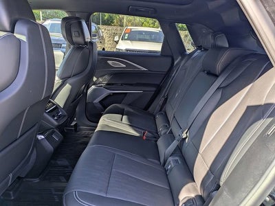 2024 Cadillac LYRIQ Luxury 3