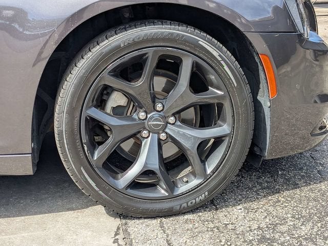 2022 Chrysler 300 300S