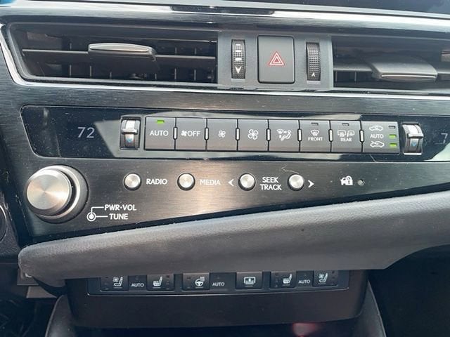 2024 Lexus ES ES 300h Ultra Luxury