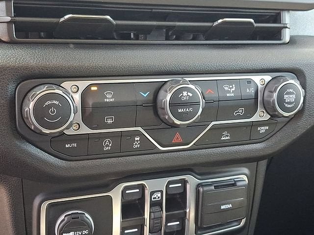 2025 Jeep Wrangler 4-Door Summit 4x4