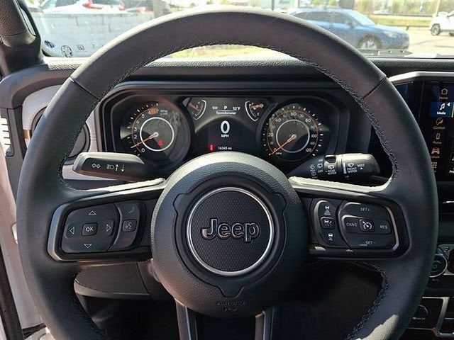 2025 Jeep Wrangler 4-Door Summit 4x4