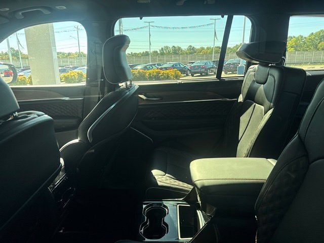 2023 Jeep Grand Cherokee L Summit 4x4