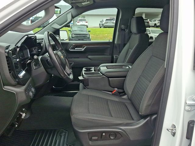 2022 Chevrolet Silverado 1500 LT (2FL)