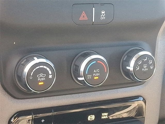 2023 RAM 3500 Tradesman Crew Cab 4x4 8' Box