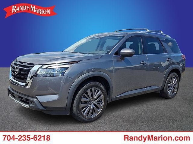2023 Nissan Pathfinder SL 4WD