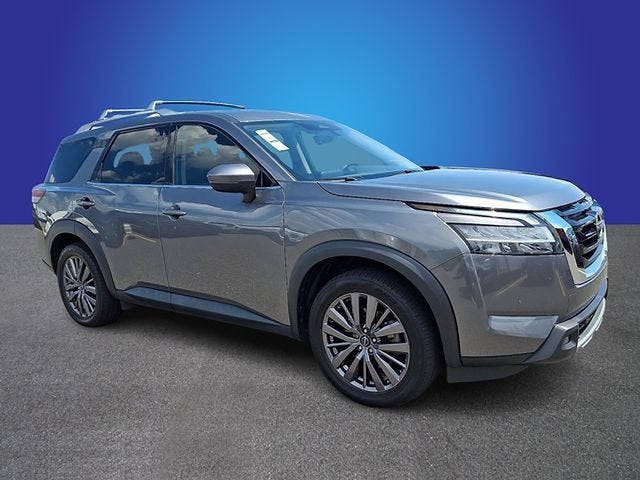 2023 Nissan Pathfinder SL 4WD