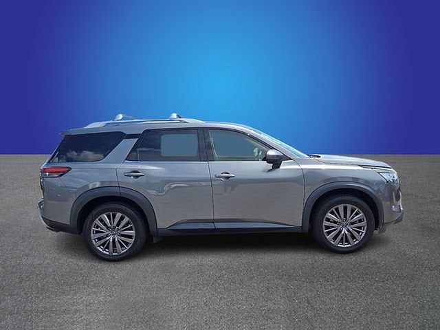 2023 Nissan Pathfinder SL 4WD