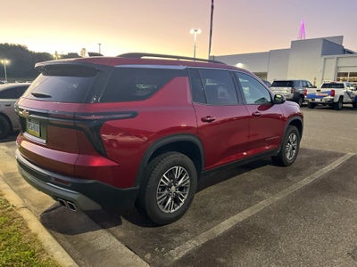2025 Chevrolet Traverse LT