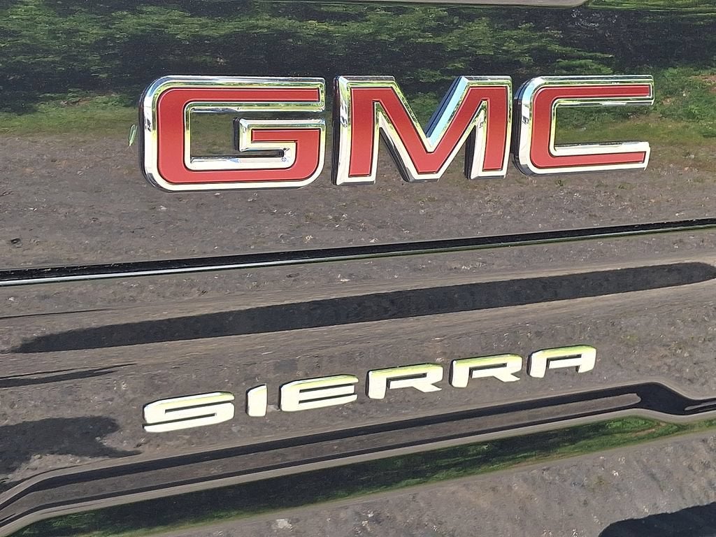 2025 GMC Sierra 1500 AT4X