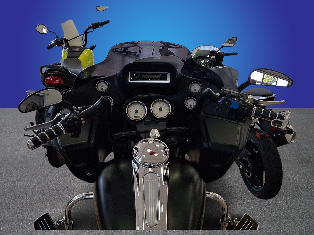2012 Harley-Davidson Road Glide Custom 103