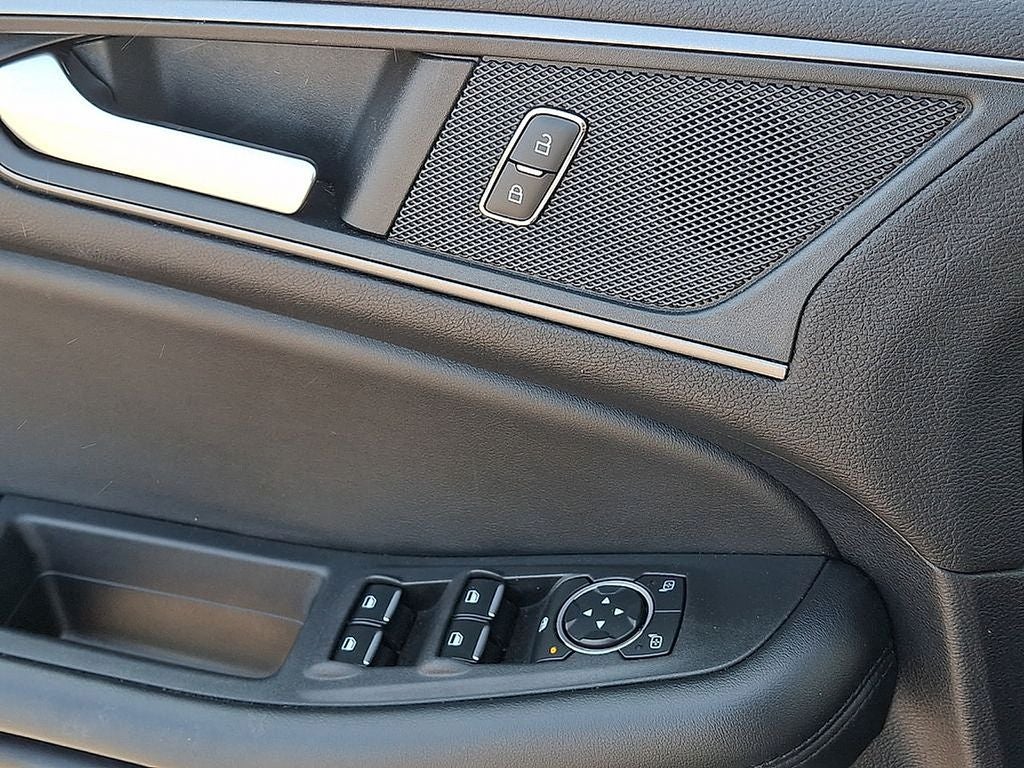 2022 Ford Edge SE