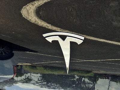 2024 Tesla Model Y Standard Range