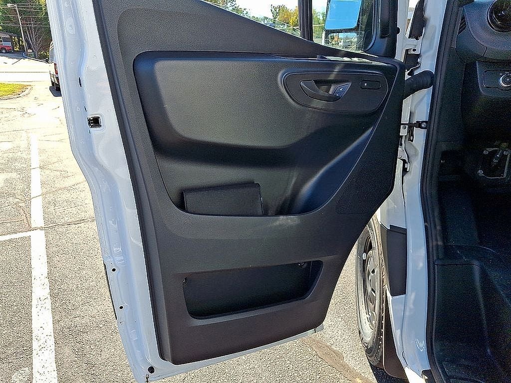 2025 Mercedes-Benz Sprinter 2500 Cargo 170 WB High Roof