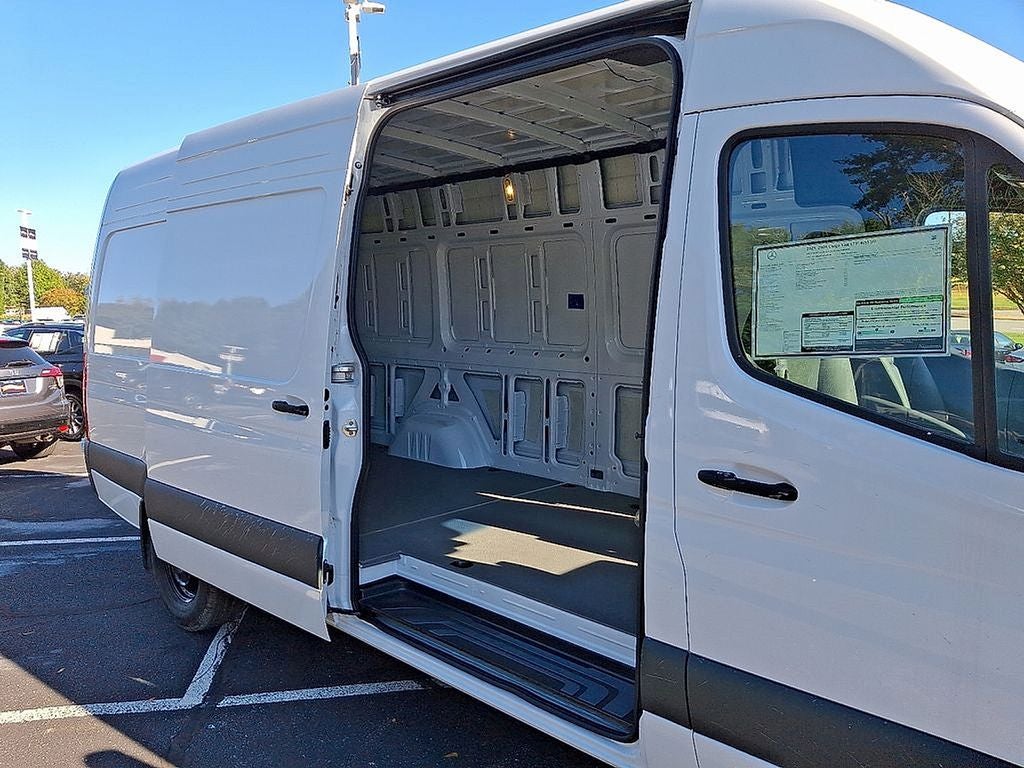 2025 Mercedes-Benz Sprinter 2500 High Roof