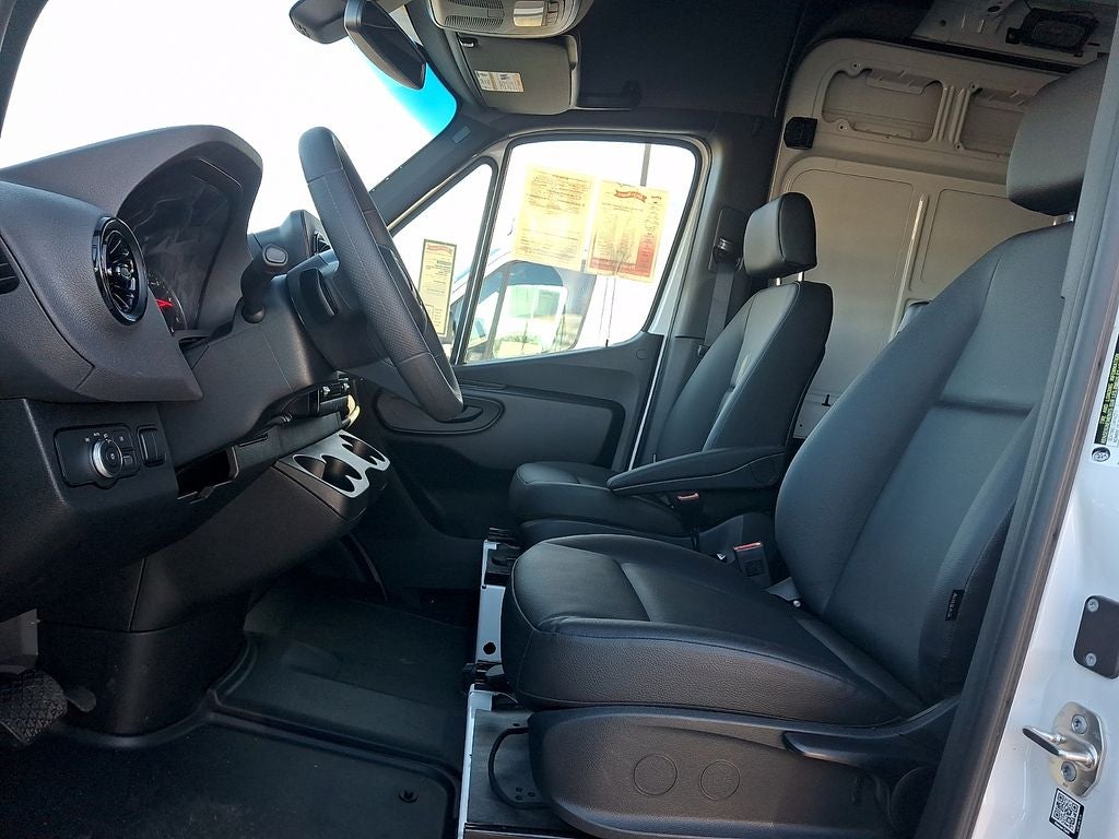 2025 Mercedes-Benz Sprinter 2500 High Roof