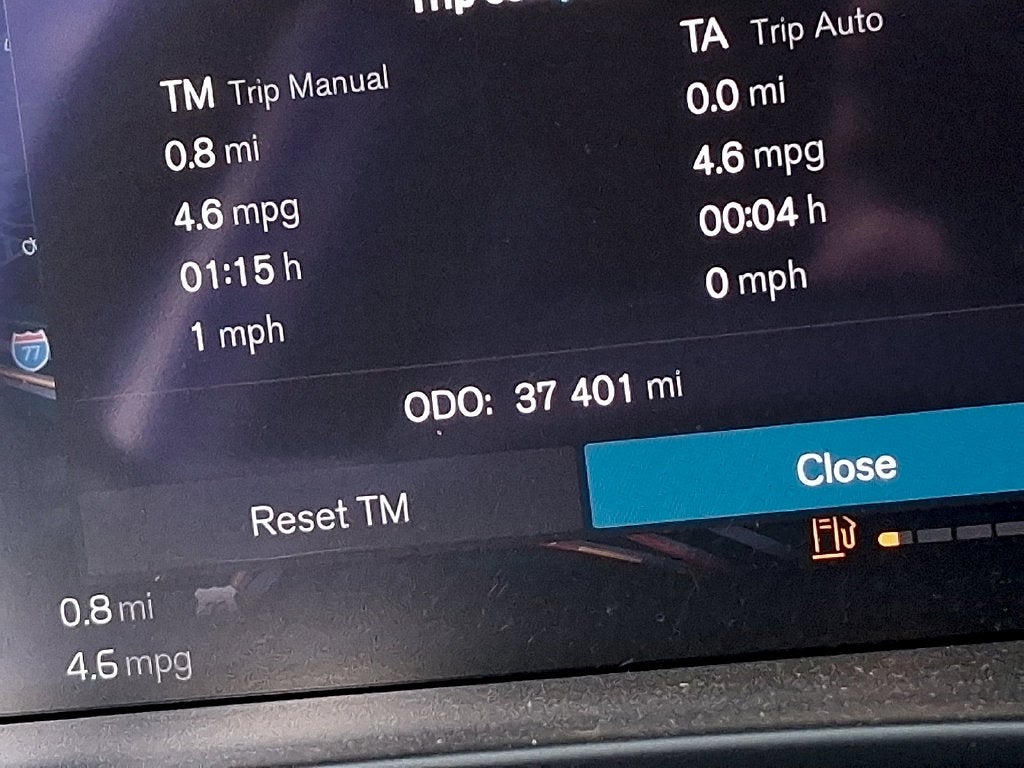 2024 Volvo XC40 B5 Plus Dark Theme