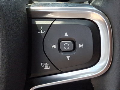 2024 Volvo XC40 B5 Plus Dark Theme