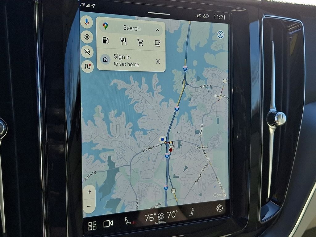 2025 Volvo XC60 B5 Core