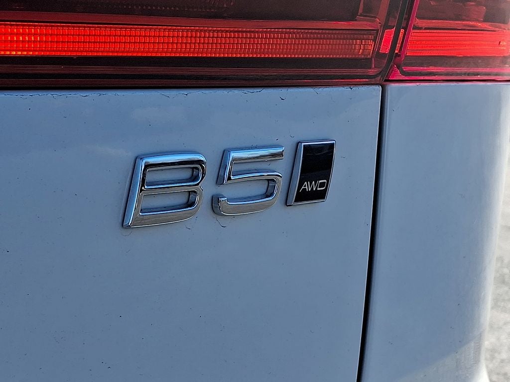 2025 Volvo XC60 B5 Core