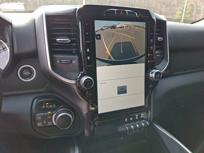 2022 RAM 1500 Big Horn Crew Cab 4x4 5'7' Box
