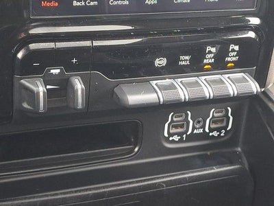 2020 RAM 3500 Laramie Crew Cab 4x4 6'4' Box