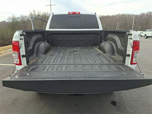 2020 RAM 2500 Tradesman Crew Cab 4X4 6'4' Box